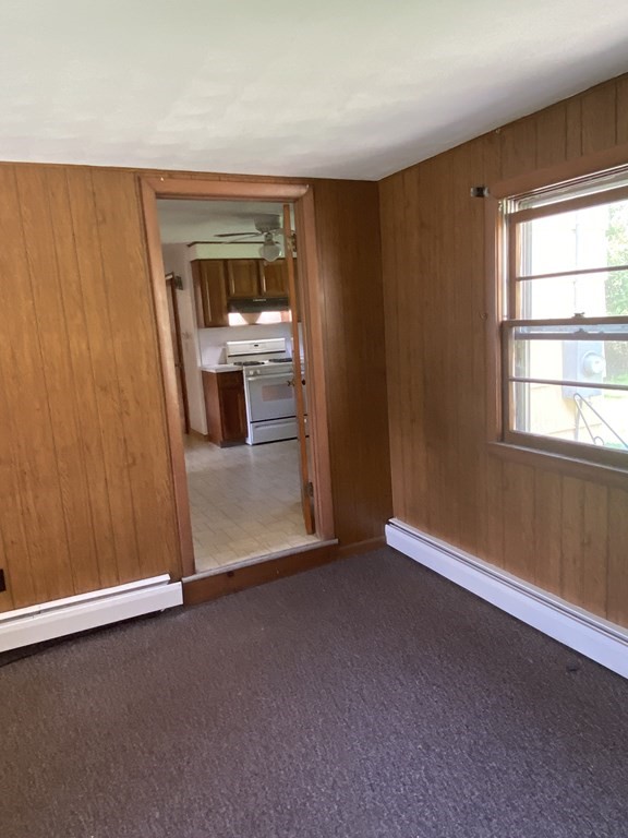 29 Justice Drive Amherst, MA 01002 - Photo 18 of 20 an empty room with windows