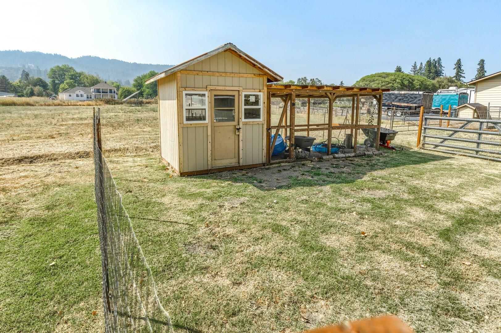 3039 Freeland Road Central Point, OR 97502 - Photo 40 of 53 SS
