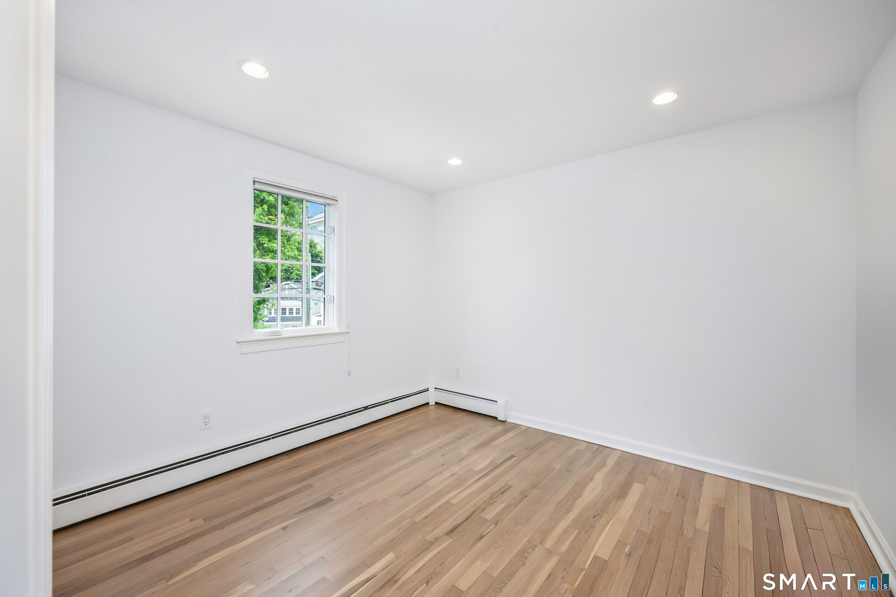 81 Roton Avenue Norwalk, CT 06853 - Photo 27 of 40