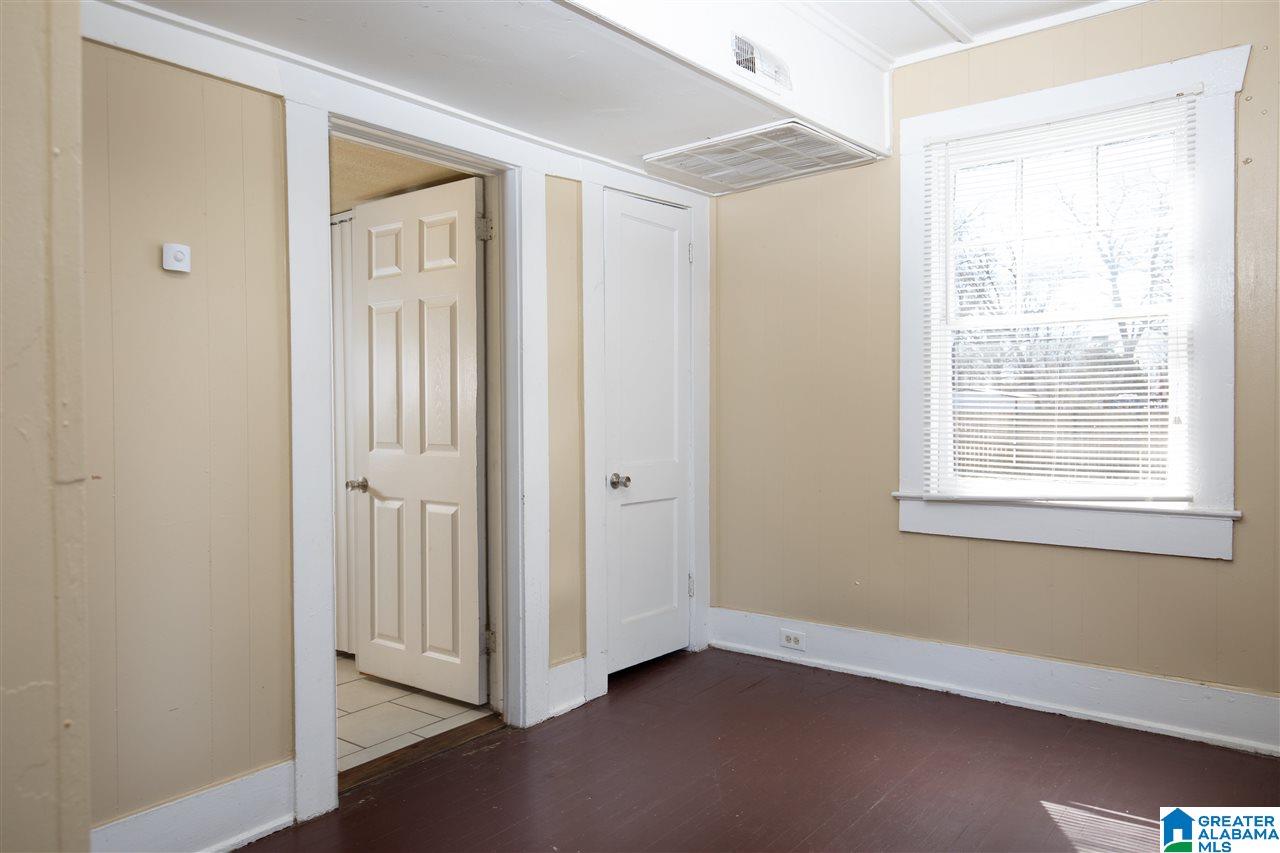 304 12th Street Southwest Birmingham, AL 35211 - Photo 11 of 25