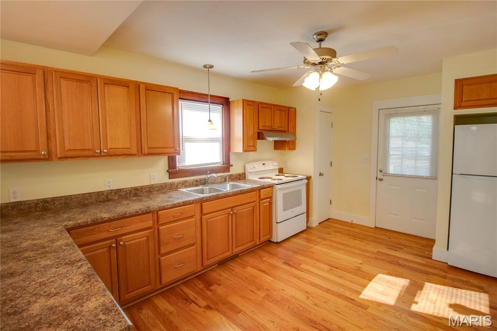 2931 Main Street Alton, IL 62002 - Photo 9 of 32
