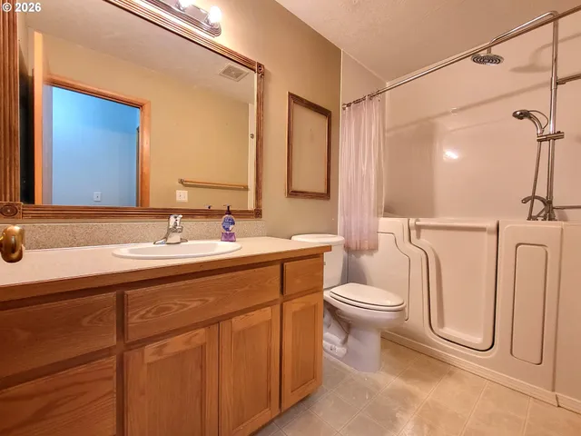 $439,900 | 3884 Shenstone Drive, Eugene, OR 97404