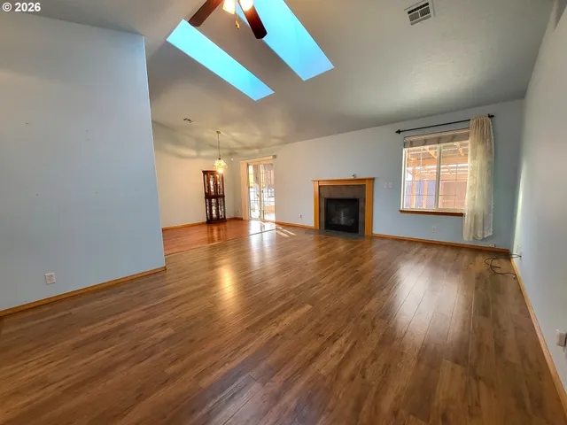 $439,900 | 3884 Shenstone Drive, Eugene, OR 97404