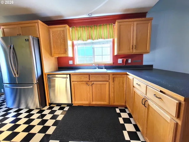 $439,900 | 3884 Shenstone Drive, Eugene, OR 97404