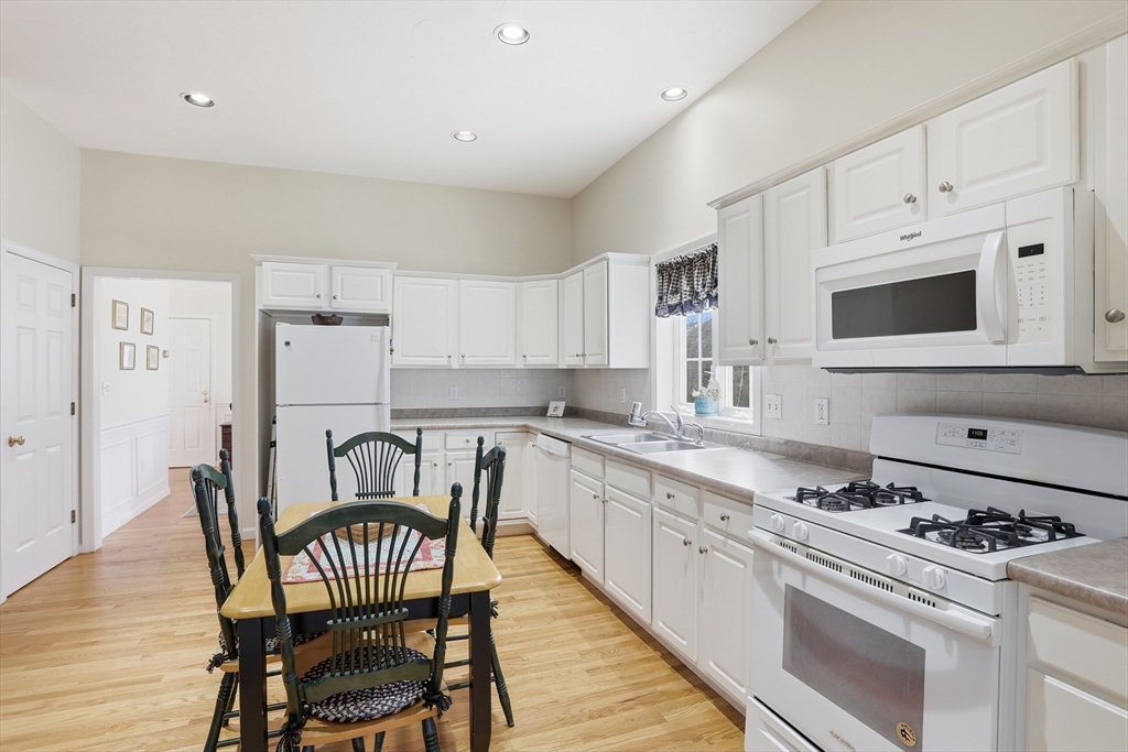 5 Augusta Way, Unit 5 Chelmsford, MA 01863 - Photo 12 of 42