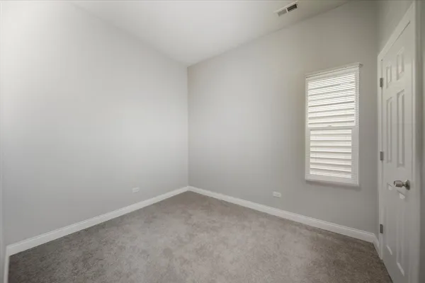 $1,400 | 3002 East 81st Street, Unit 2, Chicago, IL 60617