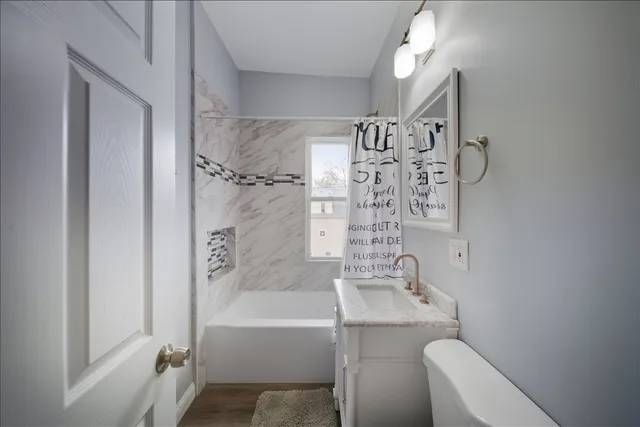 $1,400 | 3002 East 81st Street, Unit 2, Chicago, IL 60617