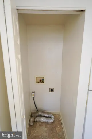 a view of utility room