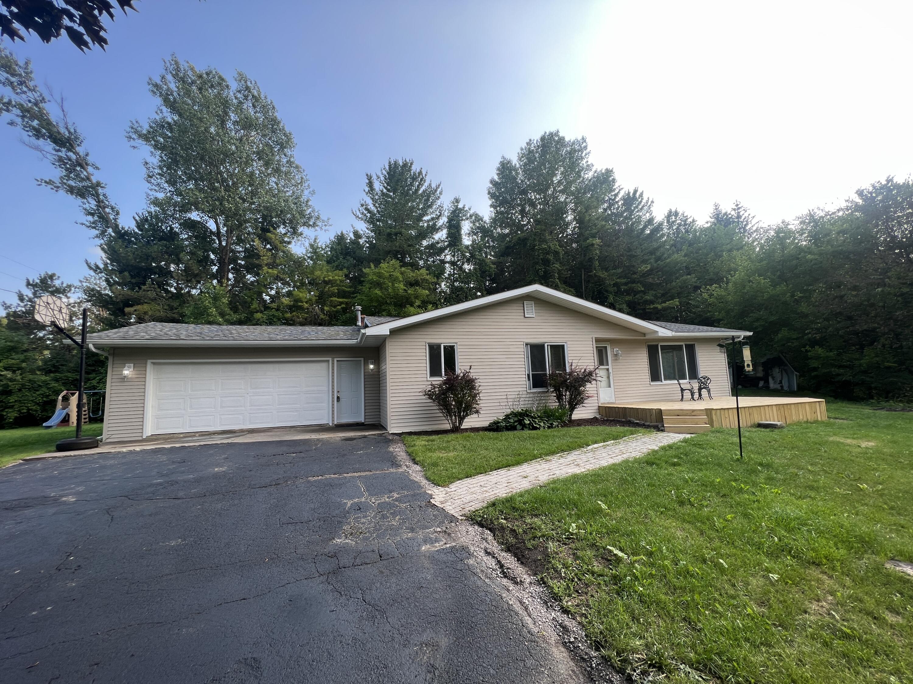 1240 South 8 Mile Road Kawkawlin, MI 48631 - Photo 1 of 17 IMG_1456