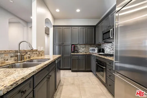 $1,395,000 | 1414 South Beverly Glen Boulevard, Unit 301, Los Angeles, CA 90024