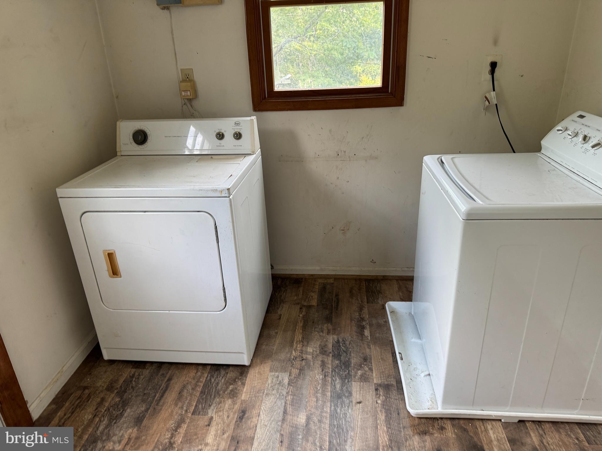 8922 Carpers Pike Yellow Spring, WV 26865 - Photo 9 of 23 a utility room with dryer and washer