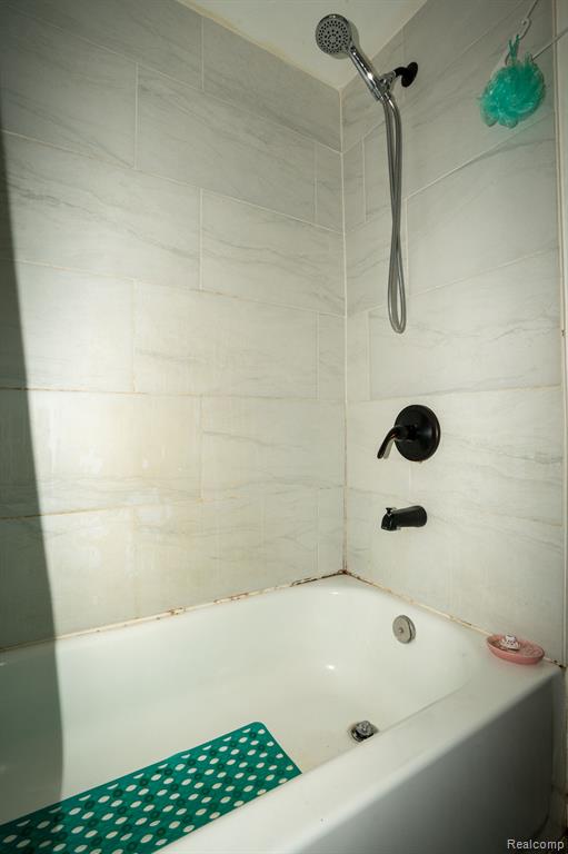 16821 East 8 Mile Road Eastpointe, MI 48021 - Photo 12 of 31