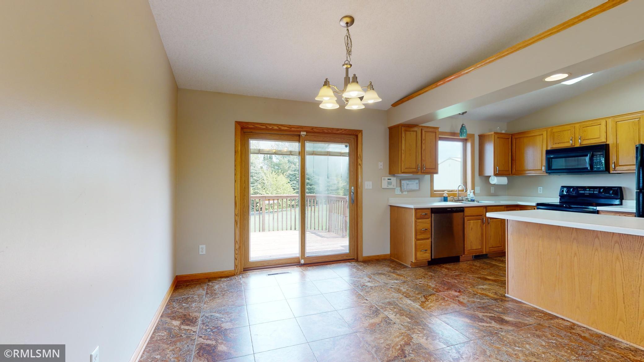 602 Manor Ridge Drive Northwest Rochester, MN 55901 - Photo 4 of 22