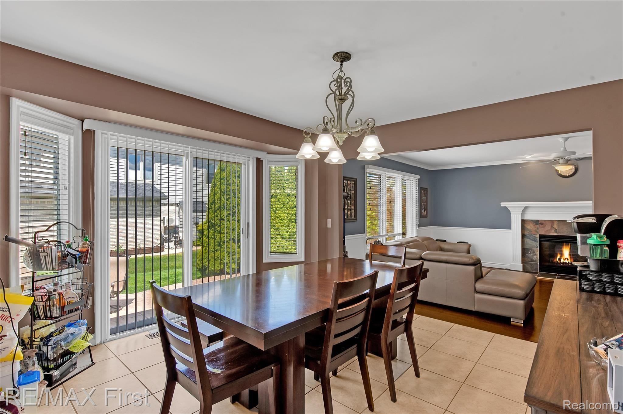 1012 Rochelle Park Drive Rochester, MI 48309 - Photo 19 of 38 1012 Rochelle Park - HD Drone Photogarphy-17.jpg