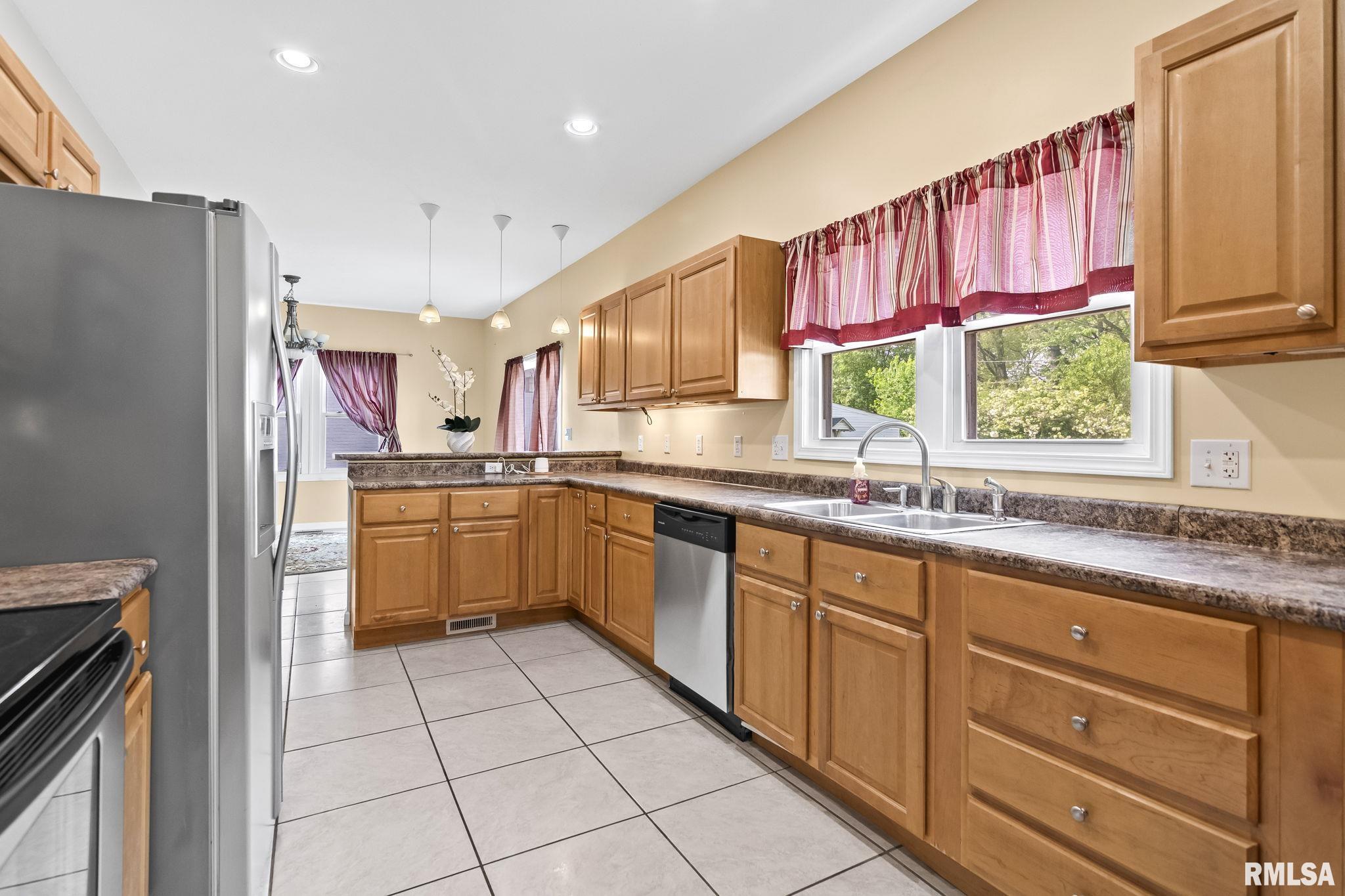613 East Black Avenue Springfield, IL 62702 - Photo 11 of 44 Gallery Image 11