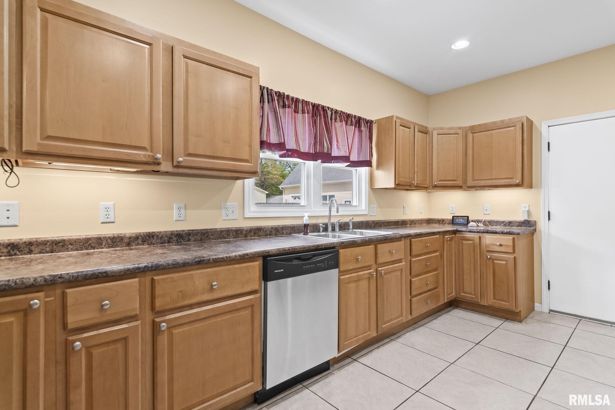 613 East Black Avenue Springfield, IL 62702 - Photo 12 of 44 Gallery Image 12