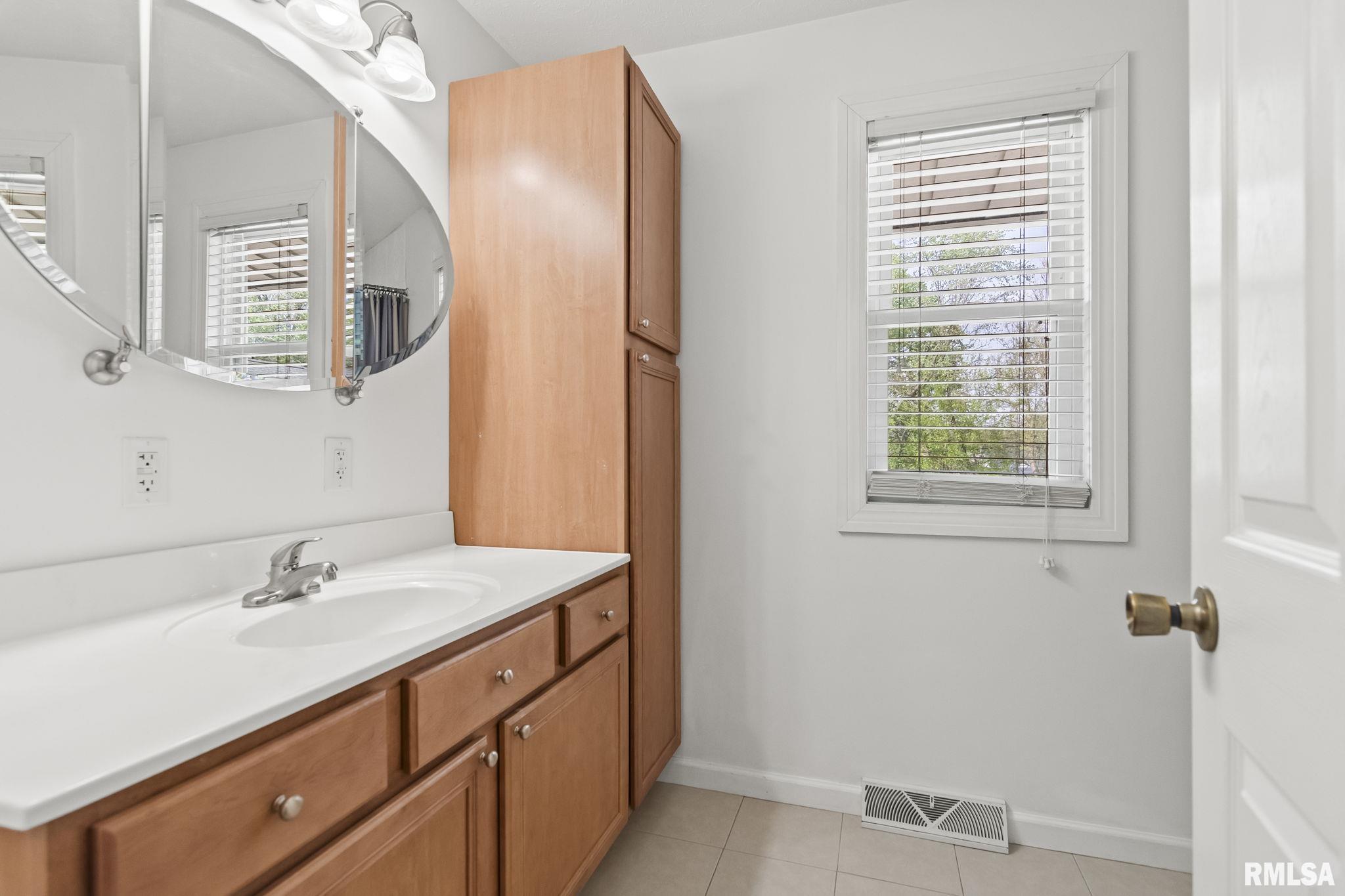 613 East Black Avenue Springfield, IL 62702 - Photo 29 of 44 Gallery Image 29