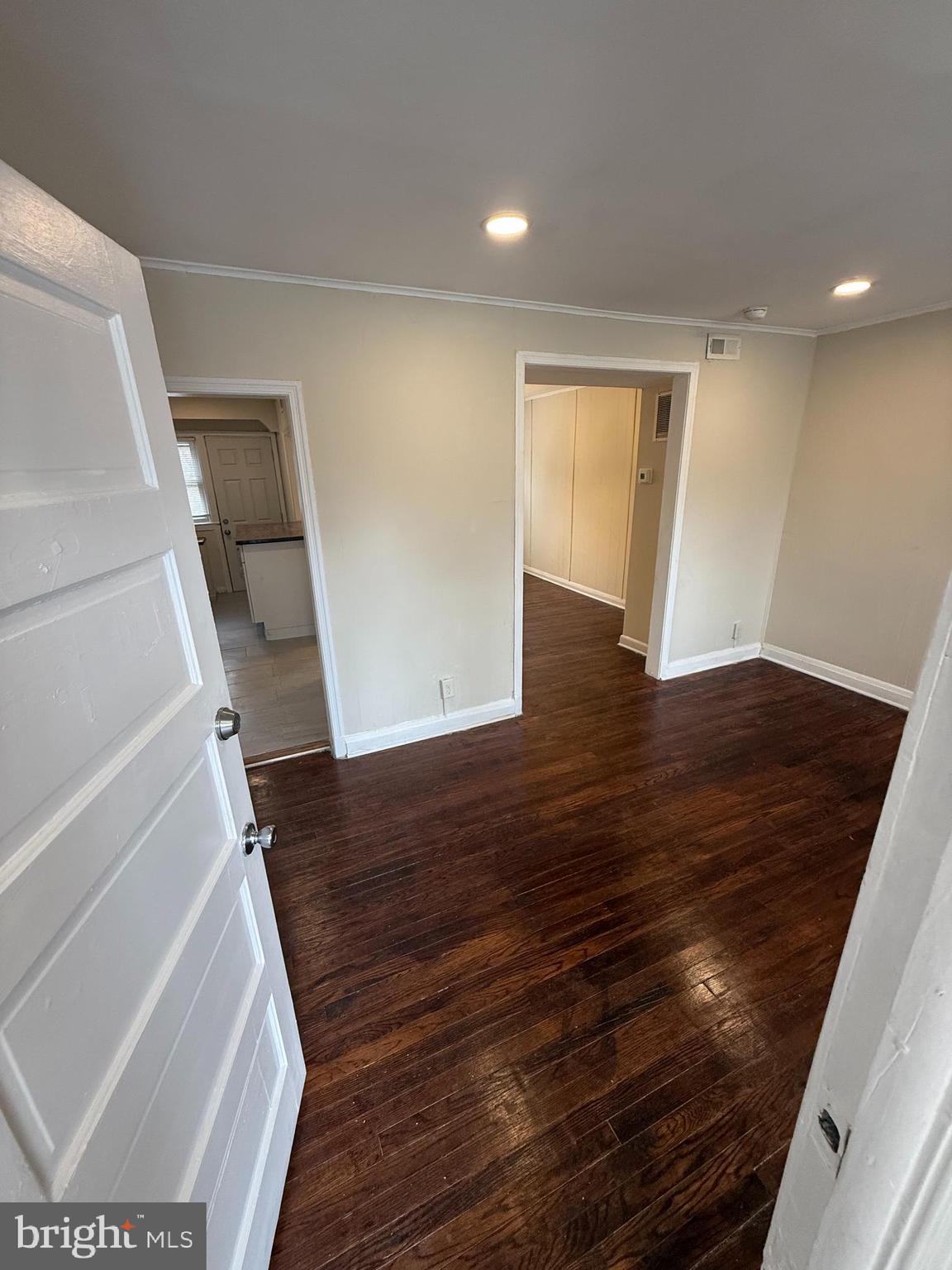 528 Random Road Baltimore, MD 21229 - Photo 3 of 24 Entrance to Main Level Unit