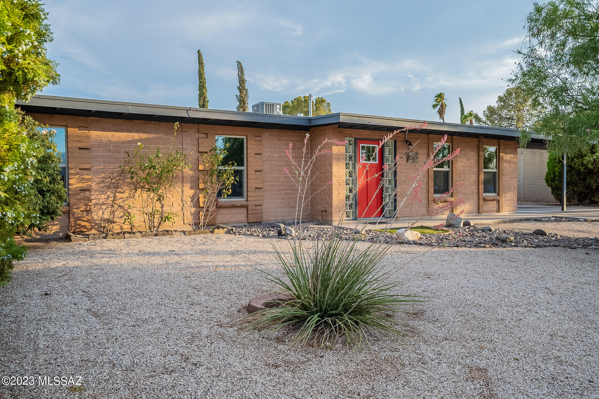 7550 East Stella Road Tucson, AZ 85730 - Photo 3 of 38 Gallery Image 3