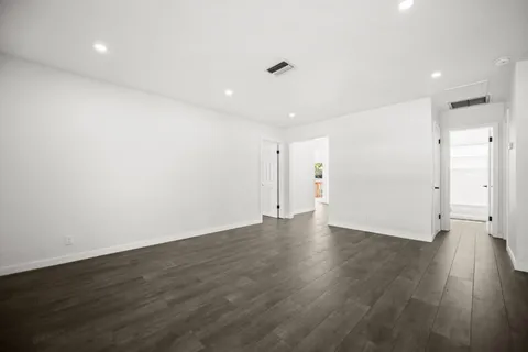 $499,995 | 5240 Northeast 3rd Ter., Oakland Park, FL 33334