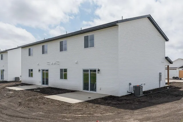 $305,000 | 3120 Scotch Lane, Mankato, MN 56001