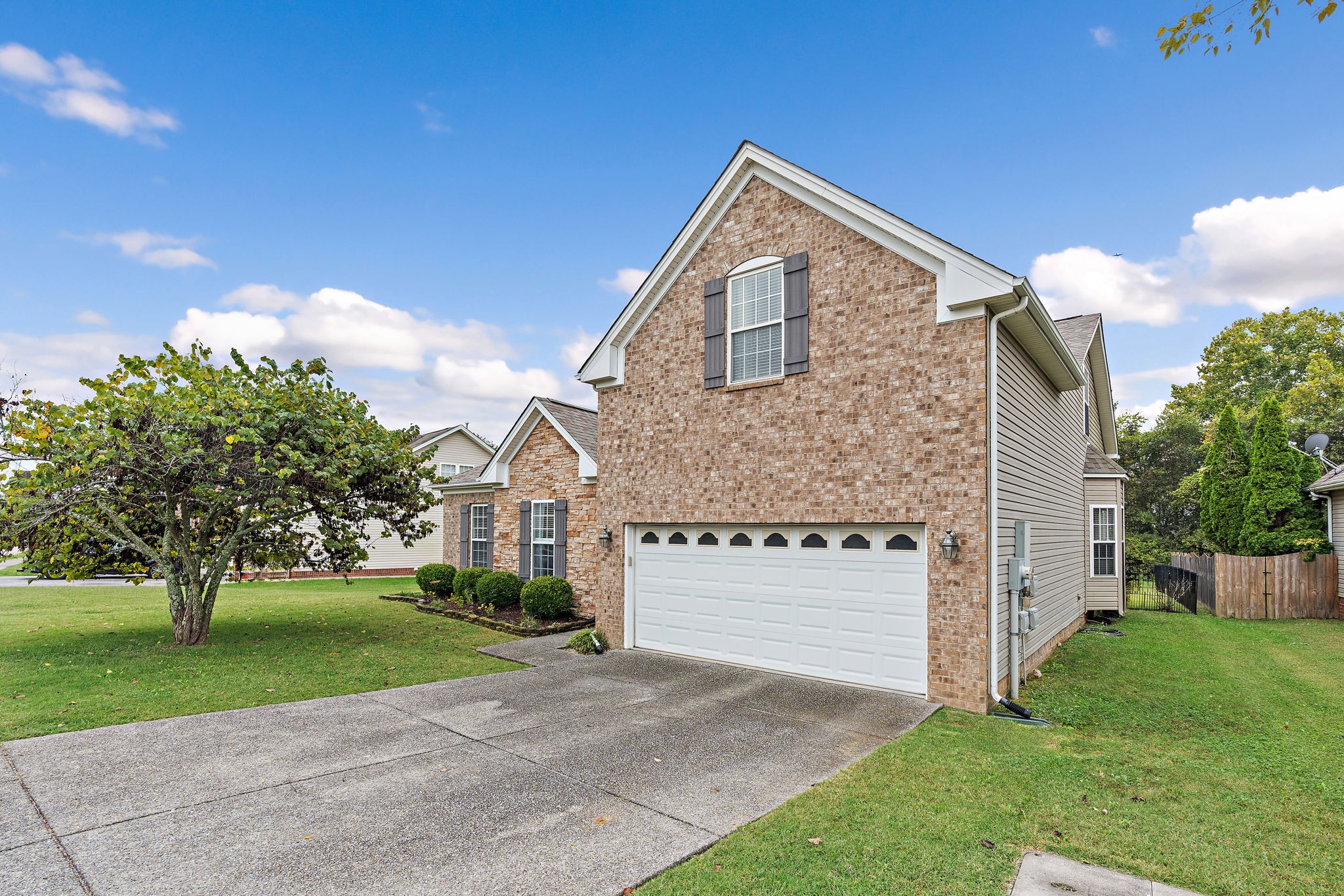 1025 Countess Lane Spring Hill, TN 37174 - Photo 2 of 38