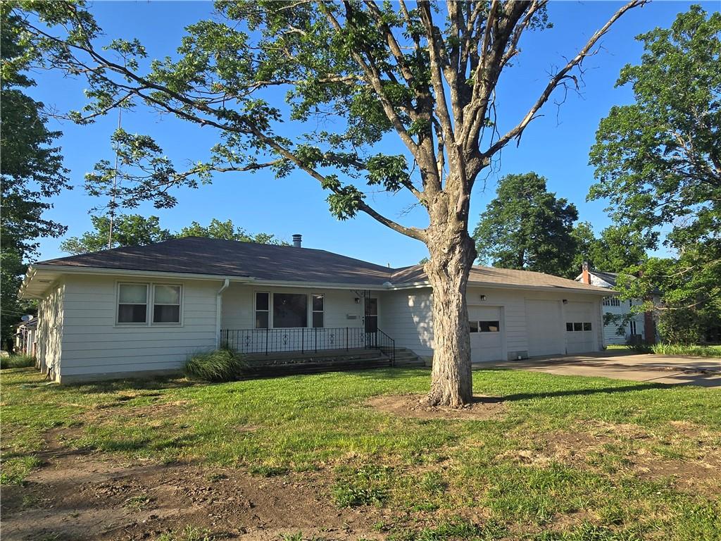 223 West 9th Street Fort Scott, KS 66701 - Photo 3 of 65