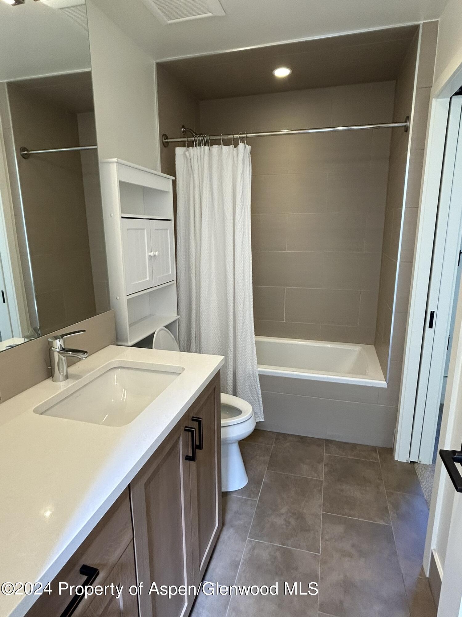 330 Meadow Ranch Road, Unit C22 Snowmass Village, CO 81615 - Photo 15 of 23 IMG_5340