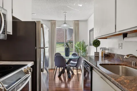 $385,000 | 4099 Howe Street, Unit 203, Oakland, CA 94611