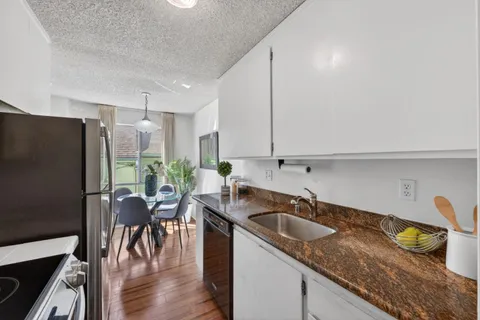 $385,000 | 4099 Howe Street, Unit 203, Oakland, CA 94611