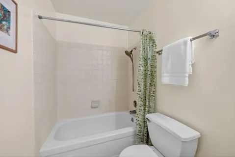 $385,000 | 4099 Howe Street, Unit 203, Oakland, CA 94611