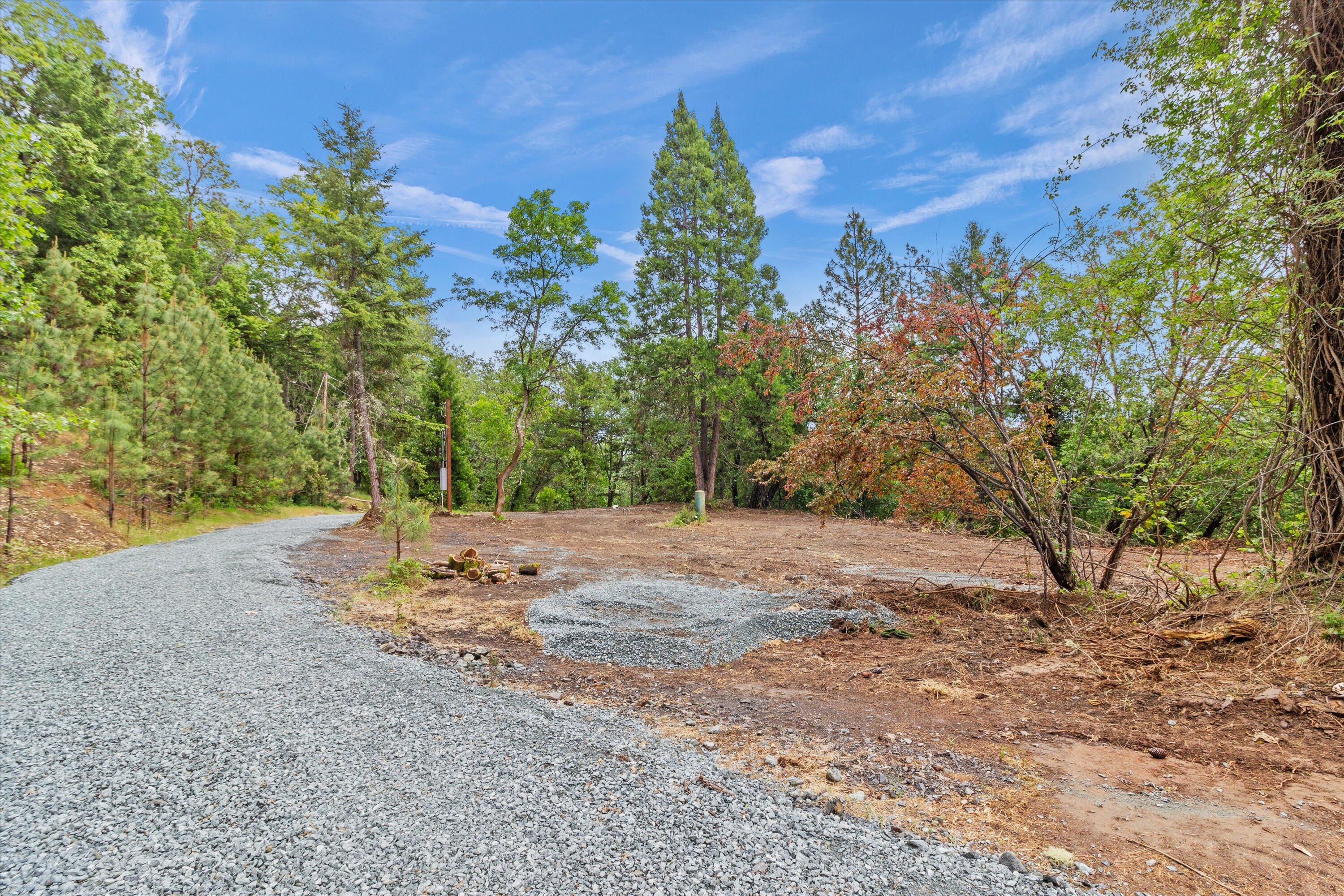 2670 Robertson Bridge Road Grants Pass, OR 97526 - Photo 3 of 24 05-2670 Robertson Bridge Rd-5