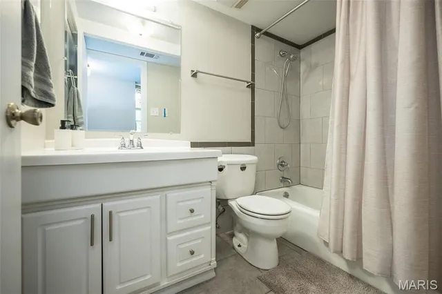 $165,000 | 13579 Coliseum Drive, Unit G, Chesterfield, MO 63017