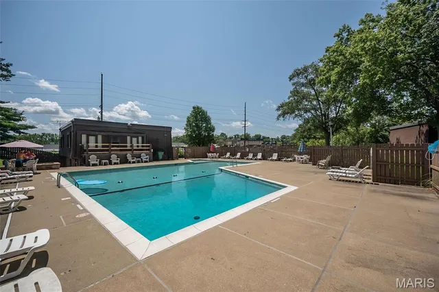 $165,000 | 13579 Coliseum Drive, Unit G, Chesterfield, MO 63017