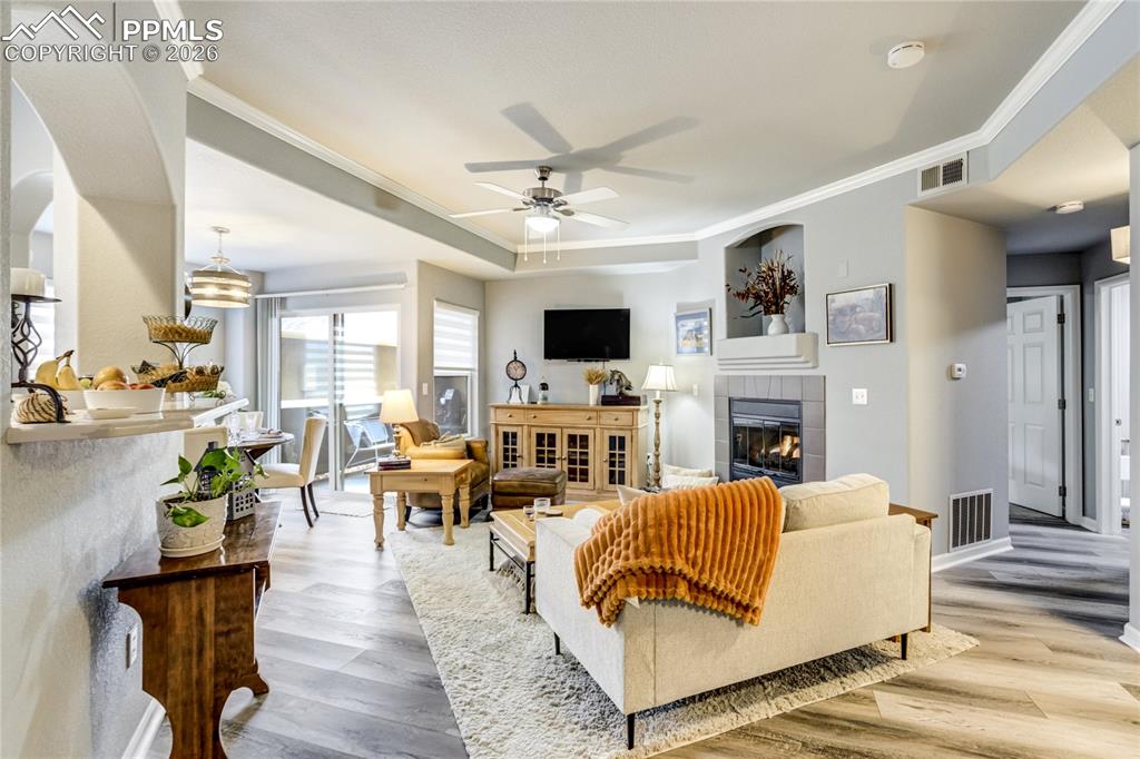 4572 Copeland Lane, Unit 102 Highlands Ranch, CO 80126 - Photo 3 of 33