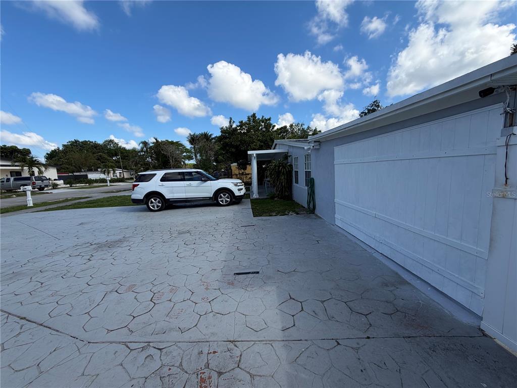 126 Miami Gardens Road West Park, FL 33023 - Photo 5 of 55