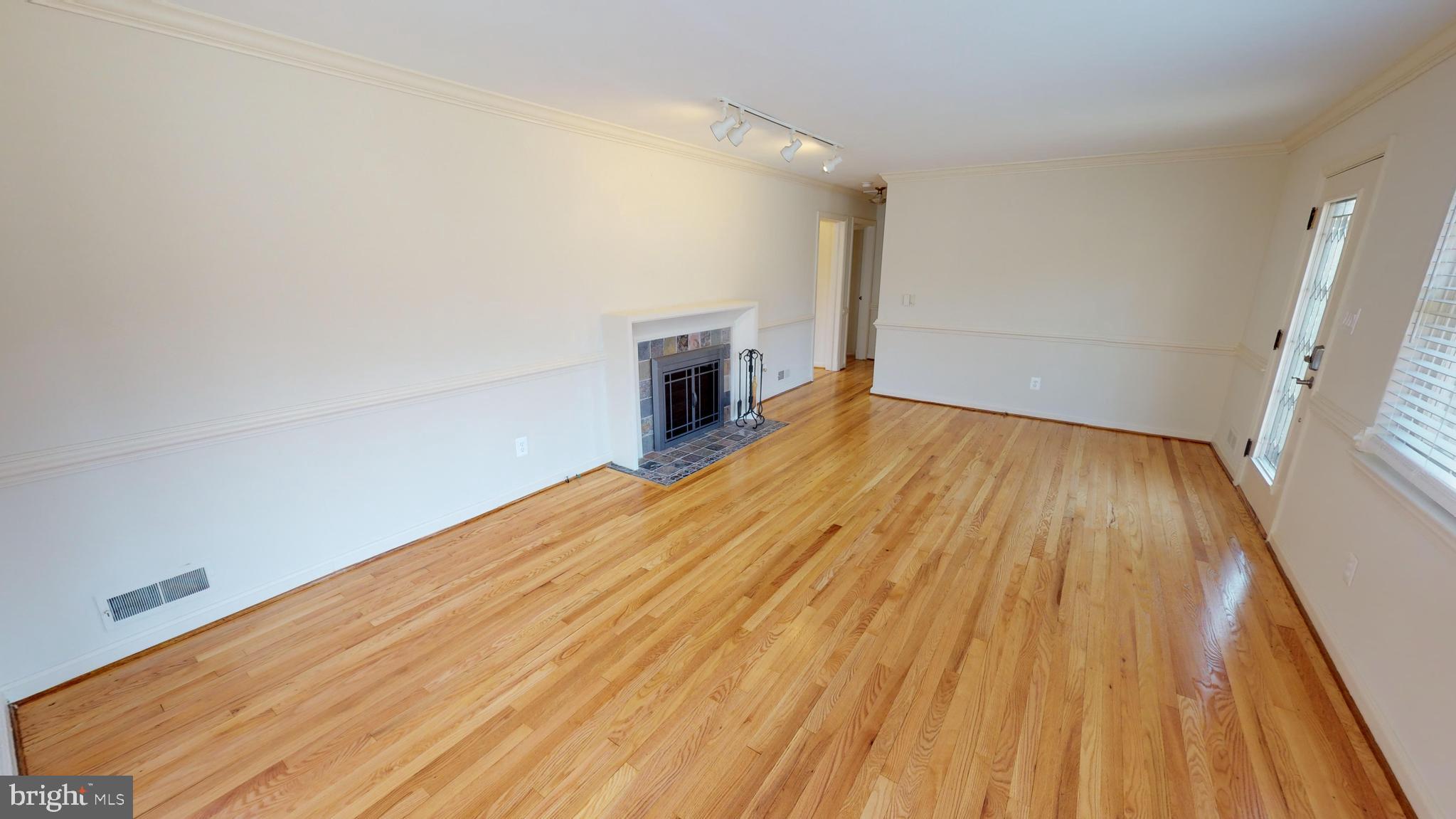 10601 Kinloch Road Silver Spring, MD 20903 - Photo 8 of 17 Living Room