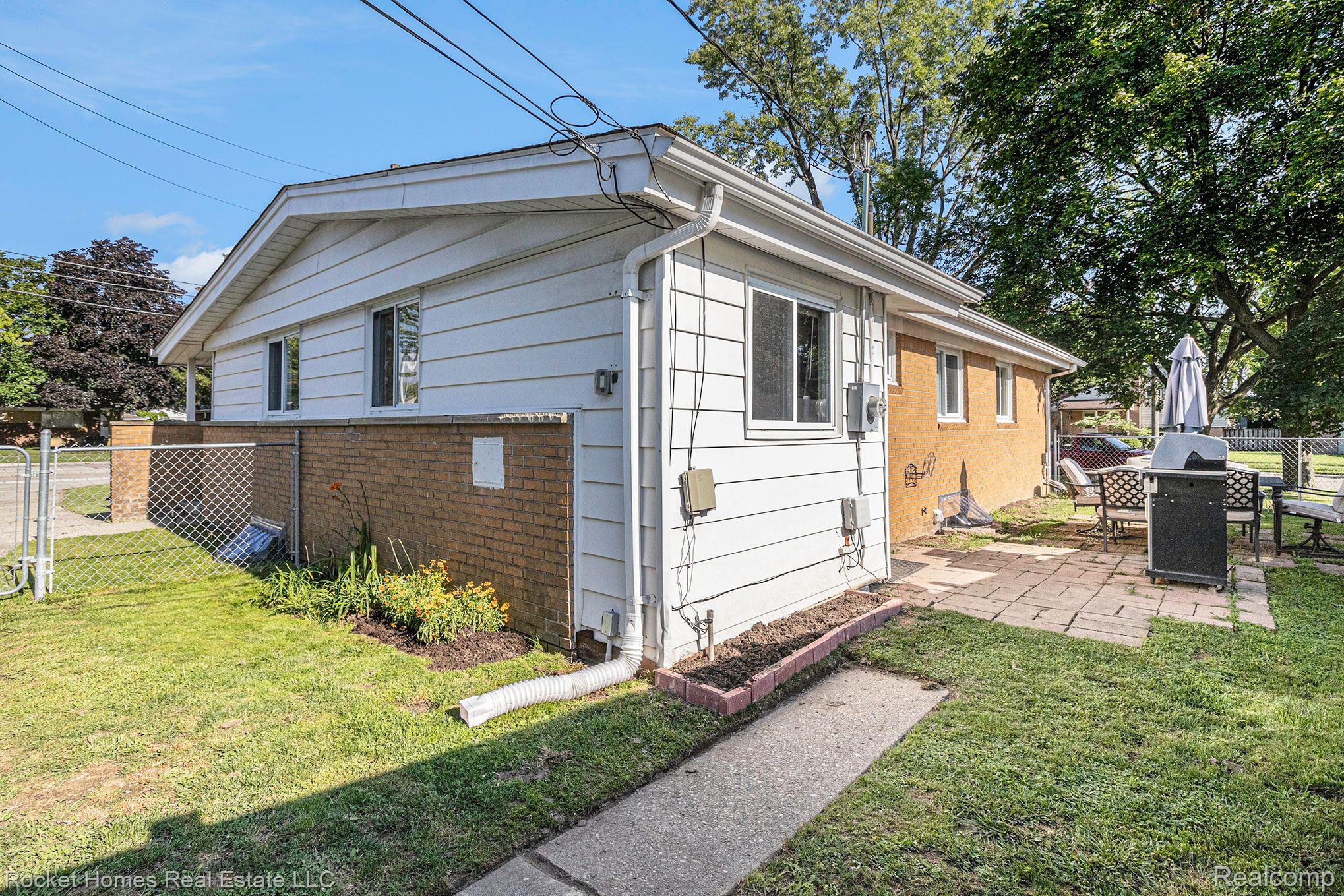 8925 Merriman Road Livonia, MI 48150 - Photo 24 of 26