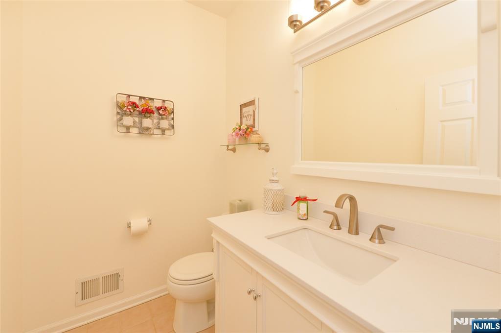 90 Summer Hill Road, Unit 90 Wayne, NJ 07470 - Photo 17 of 39 Gallery Image 17