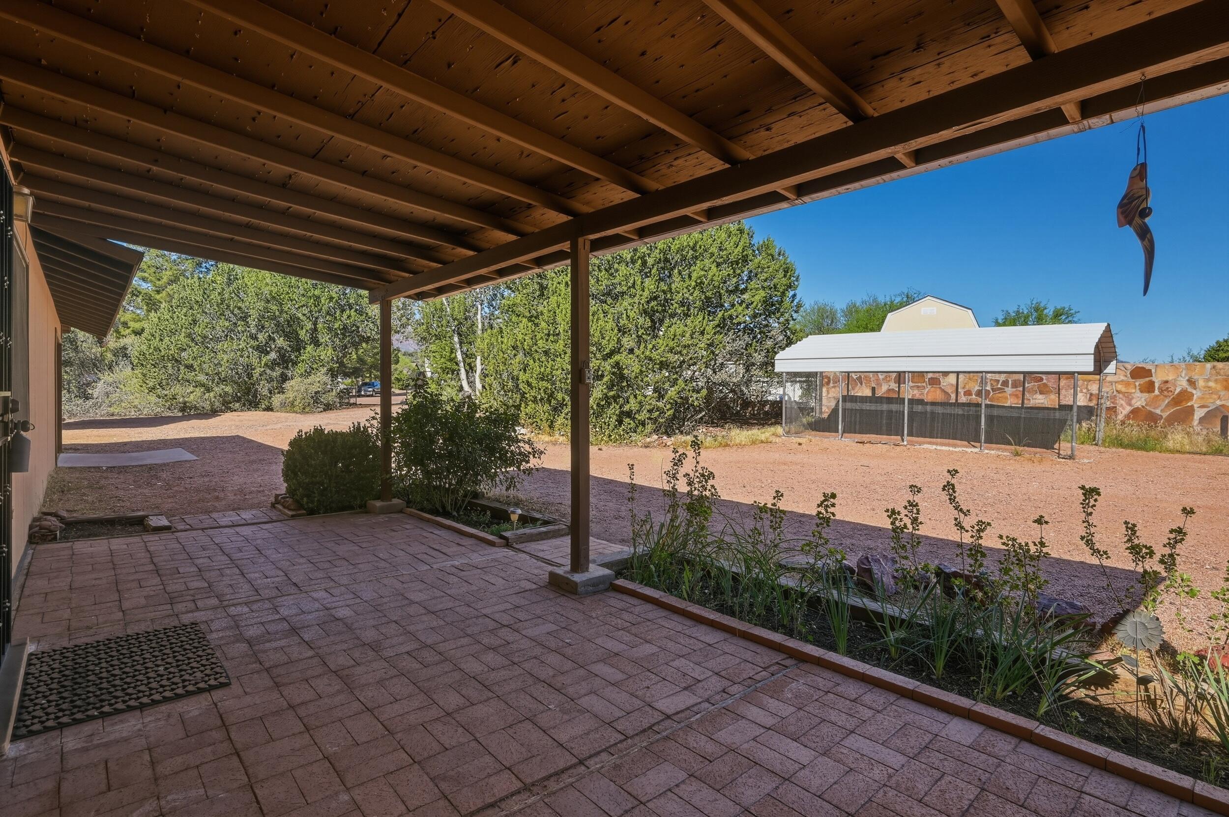 198 Lucky Lane Payson, AZ 85541 - Photo 2 of 31 a front view of a house with a porch