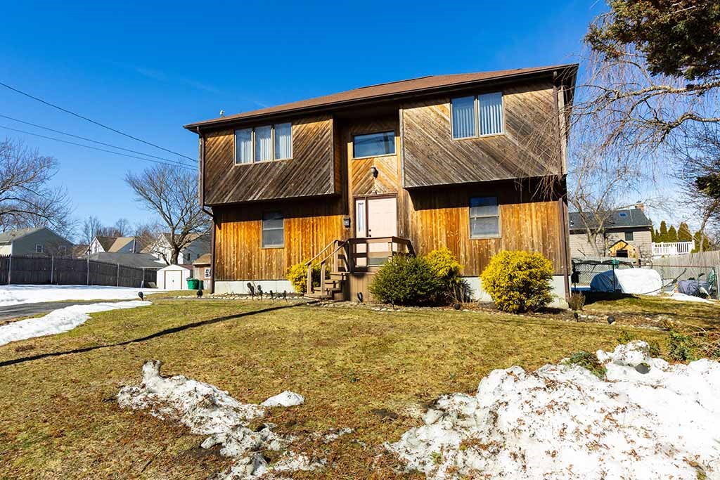 21 Chesterfield Avenue Warwick, RI 02889 - Photo 1 of 28