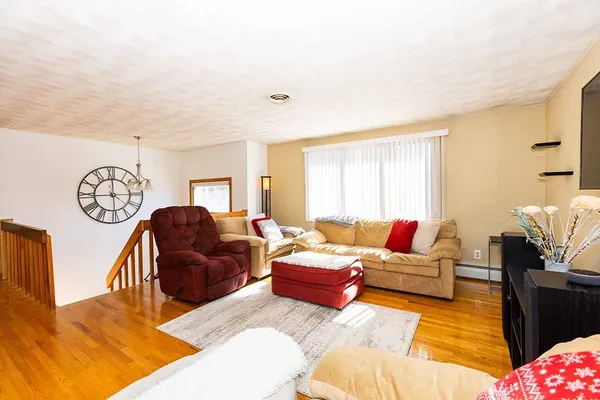$439,000 | 21 Chesterfield Avenue, Warwick, RI 02889
