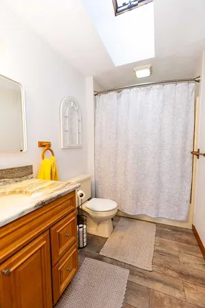 $439,000 | 21 Chesterfield Avenue, Warwick, RI 02889