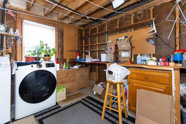 $439,000 | 21 Chesterfield Avenue, Warwick, RI 02889