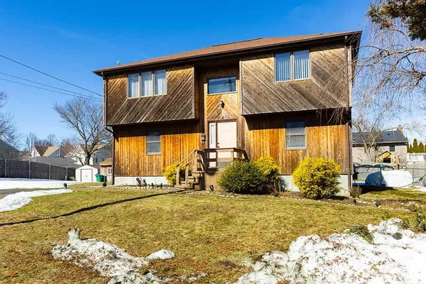 $439,000 | 21 Chesterfield Avenue, Warwick, RI 02889