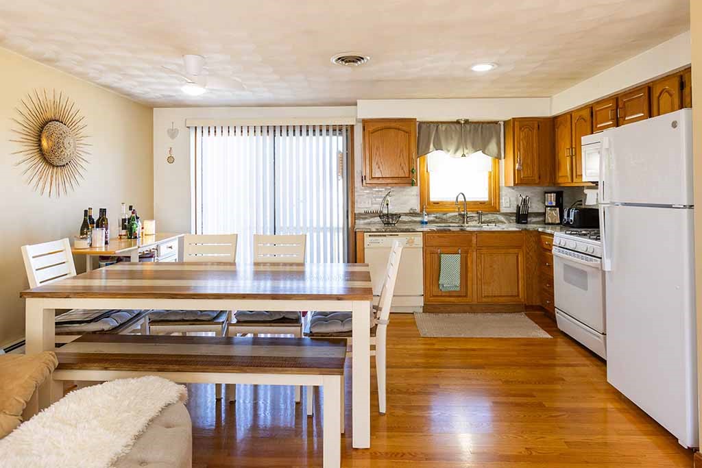 21 Chesterfield Avenue Warwick, RI 02889 - Photo 5 of 28