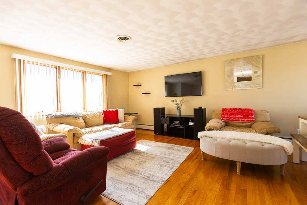 21 Chesterfield Avenue Warwick, RI 02889 - Photo 10 of 28