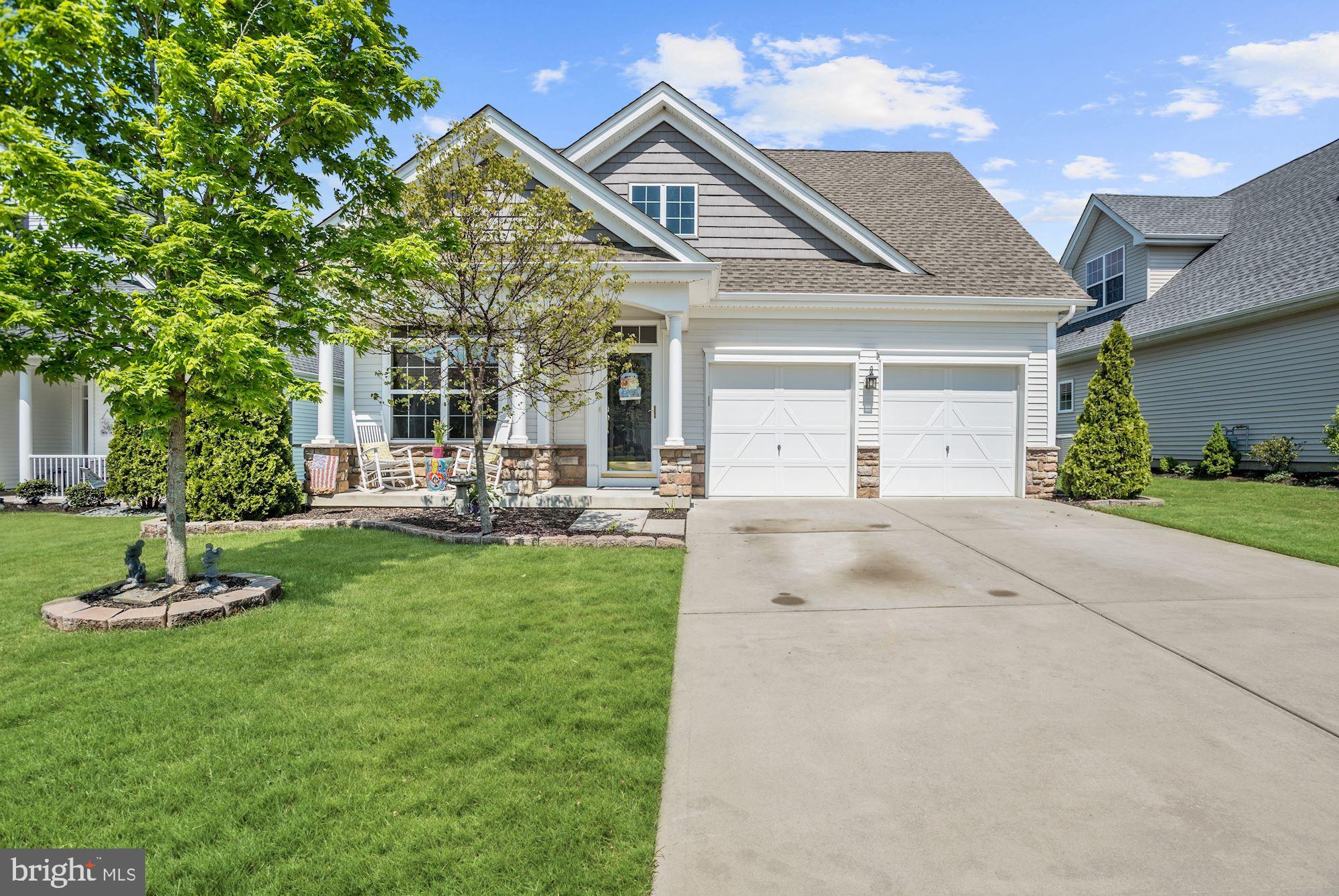 Welcome home to 323 Heritage Loop!