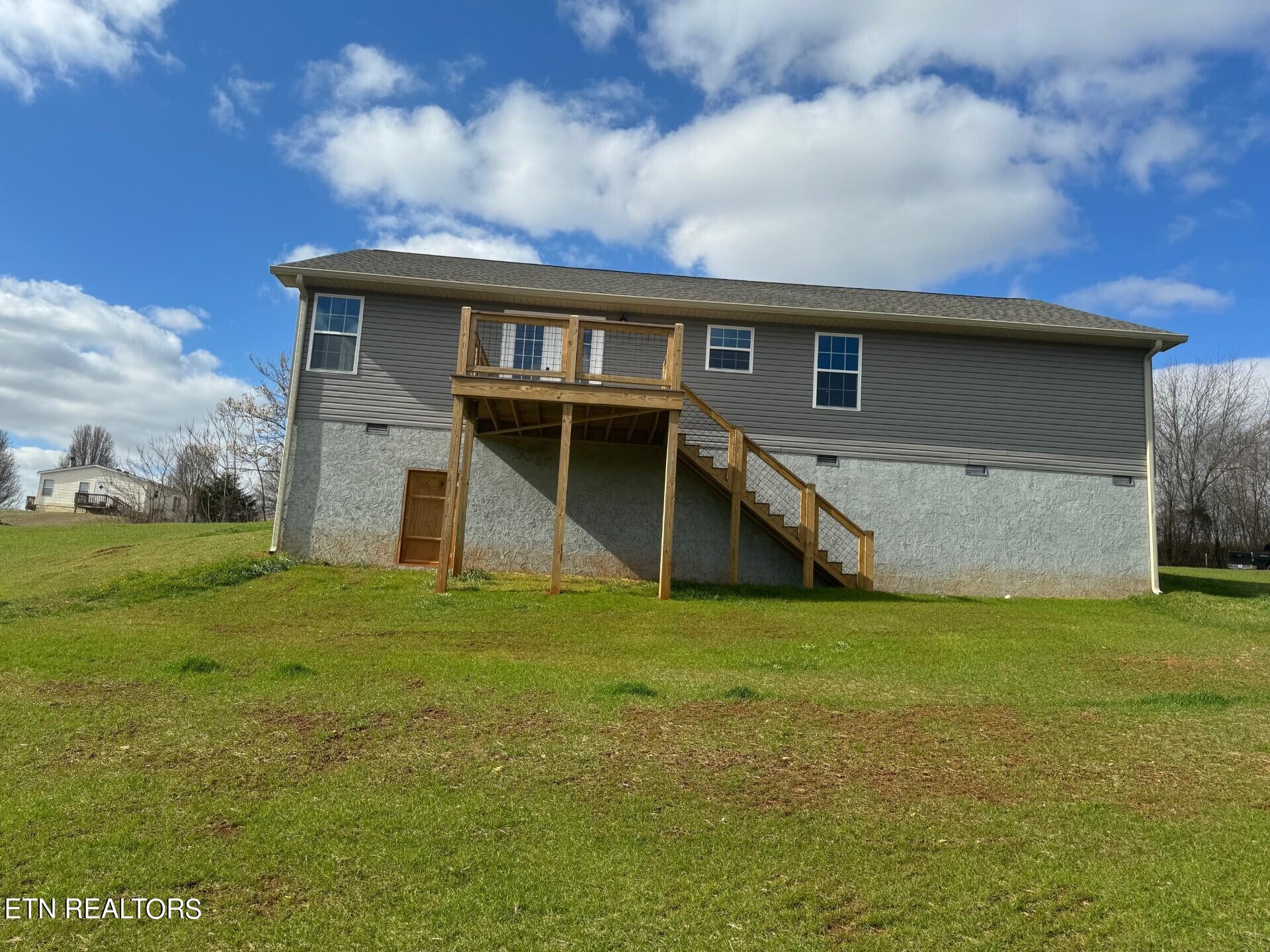 208 Thompson Farm Road Sweetwater, TN 37874 - Photo 3 of 20 Back of House