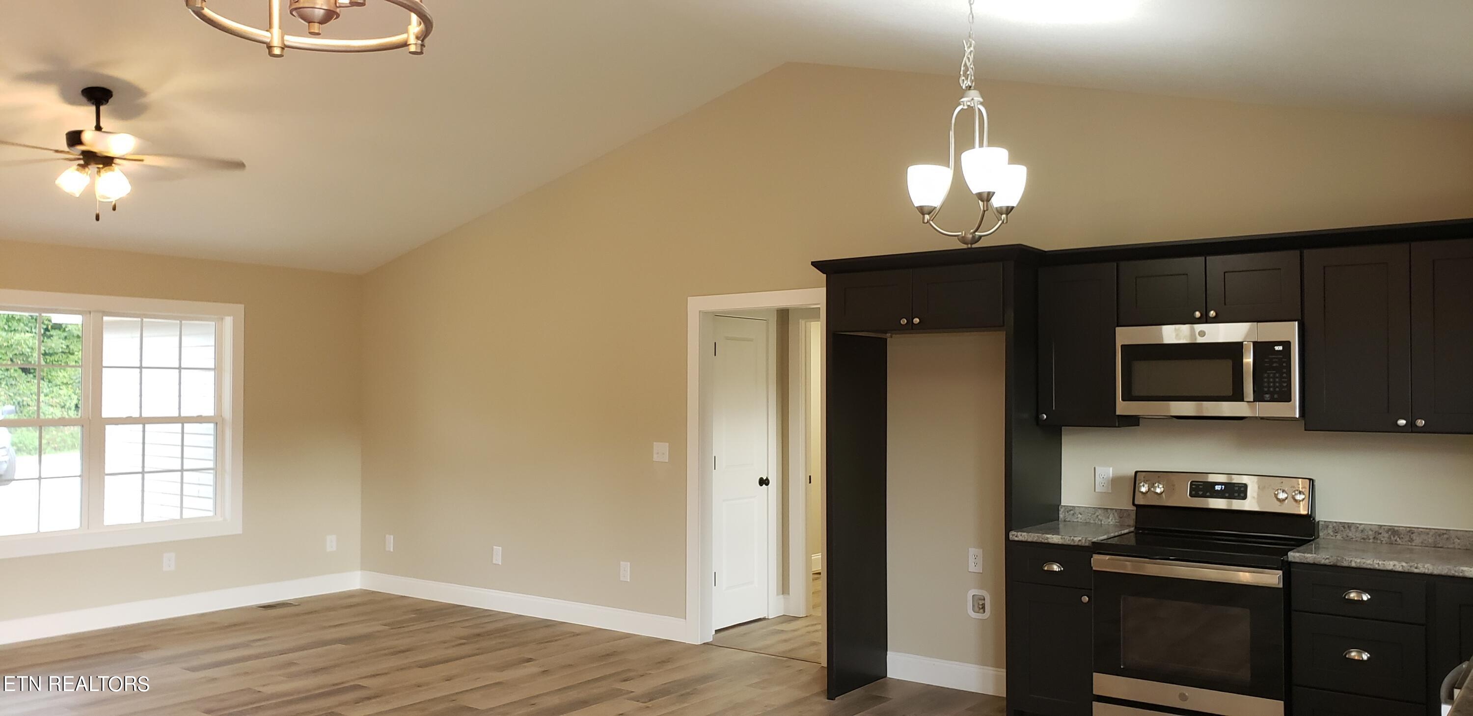 208 Thompson Farm Road Sweetwater, TN 37874 - Photo 6 of 20 Living Room / Kitchen